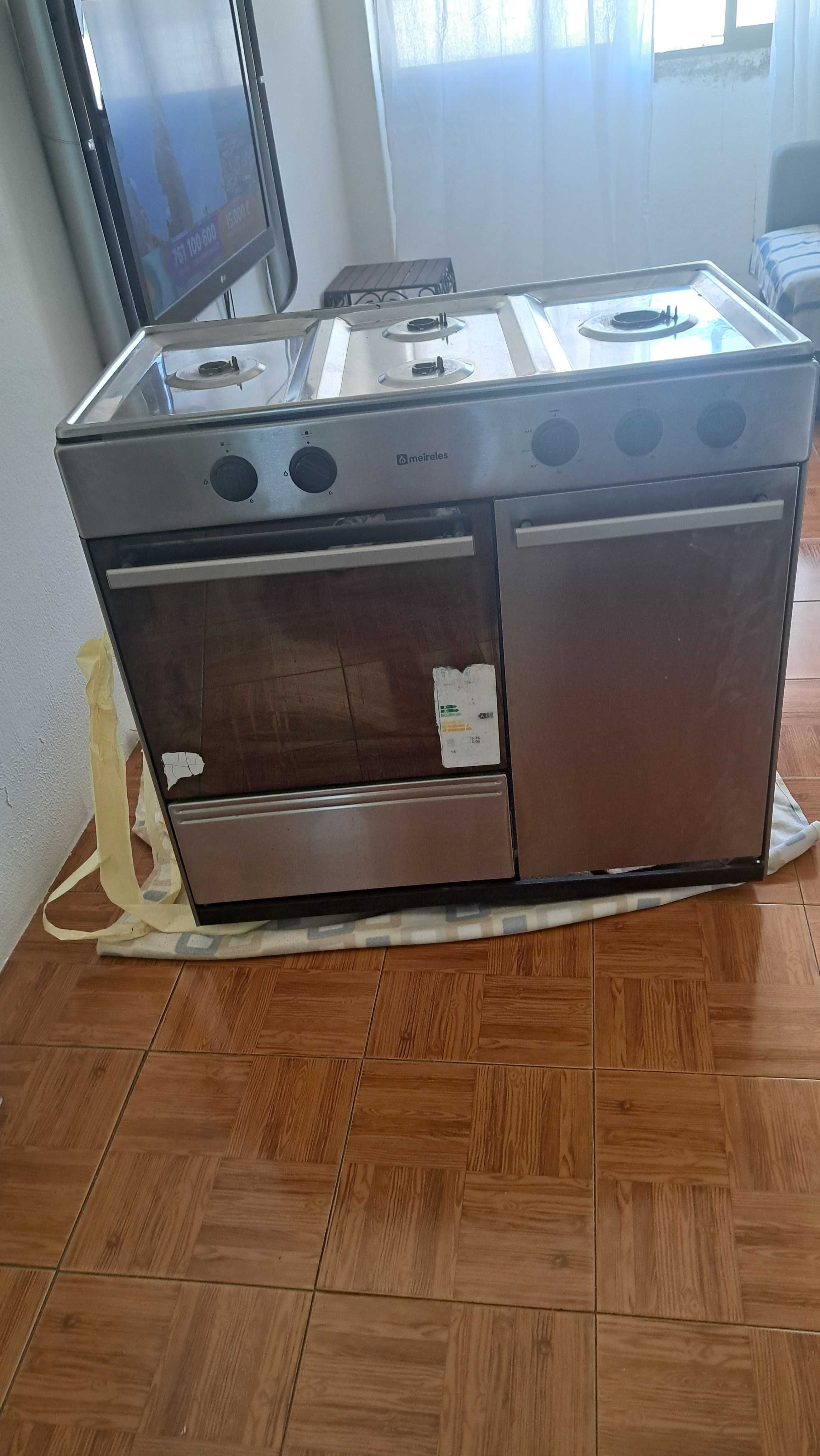Vendo fogao usado mas em mt bom estado