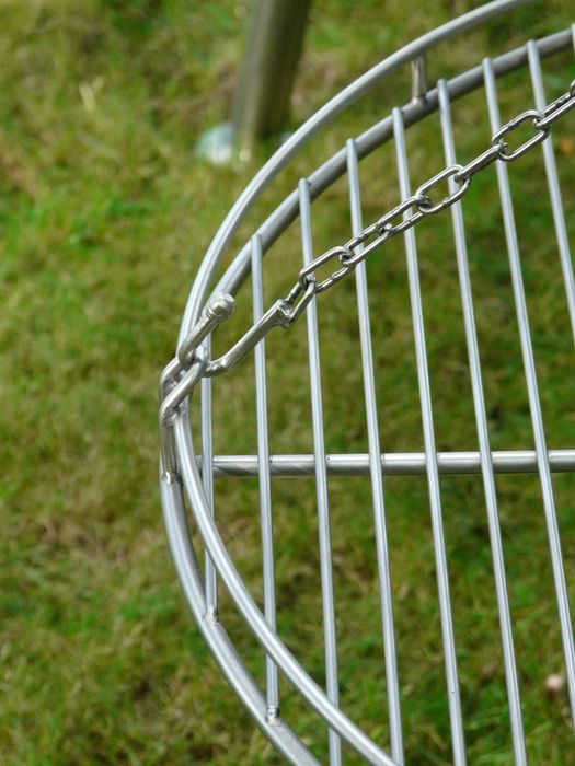 Grill nierdzewny trójnóg