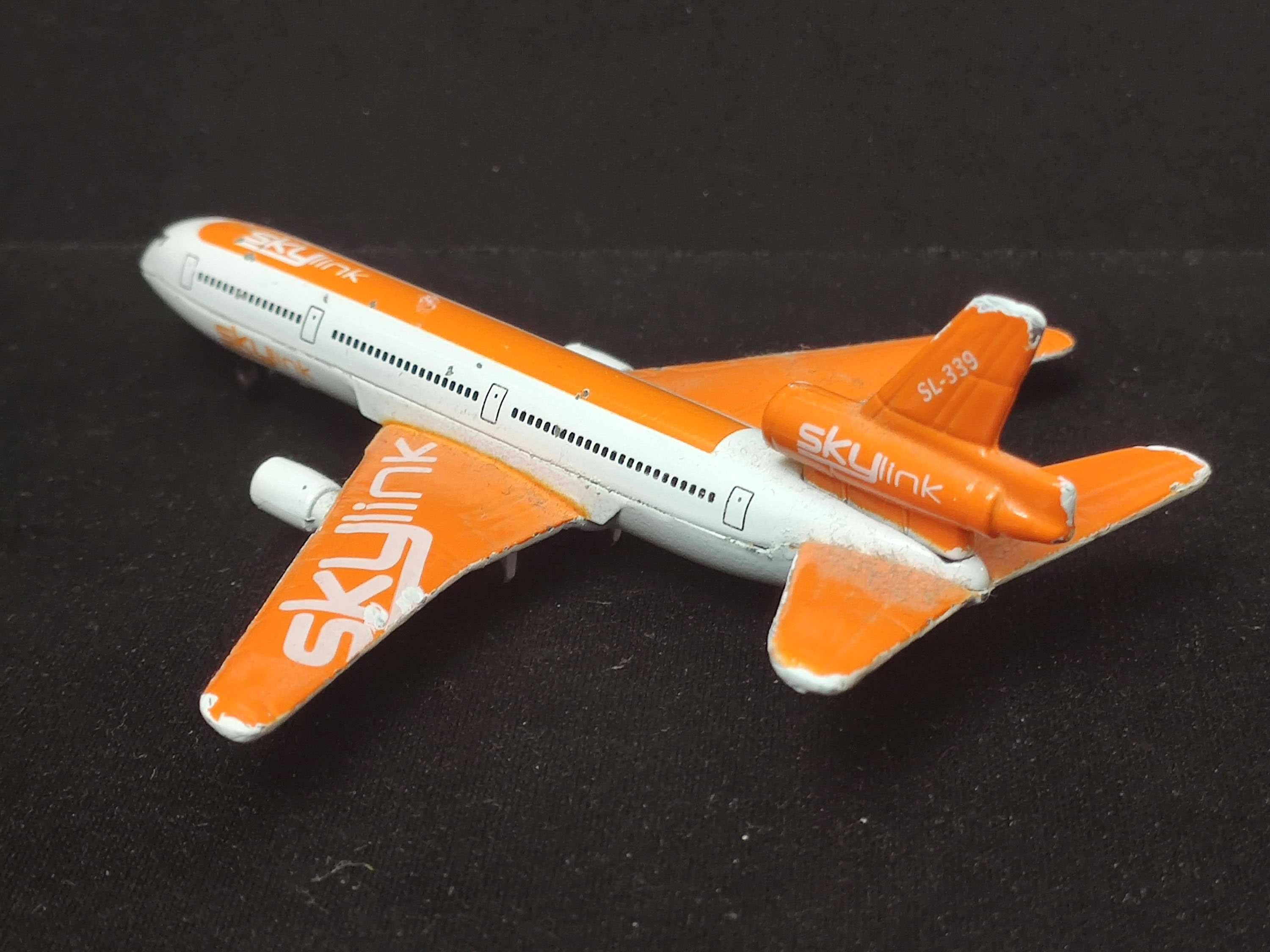 Іграшка, модель літак, самолет Douglas DC-10 Majorette