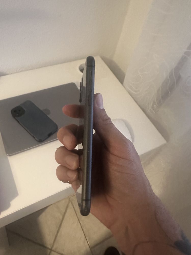 Iphone 11 64gb em excelente estado