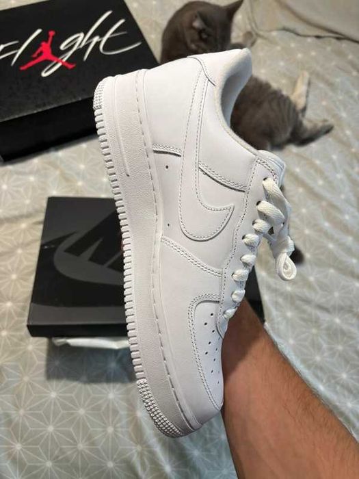 Buty Mokasyny Nike_ Air_Force_1_Low_Supreme_White R.38.5