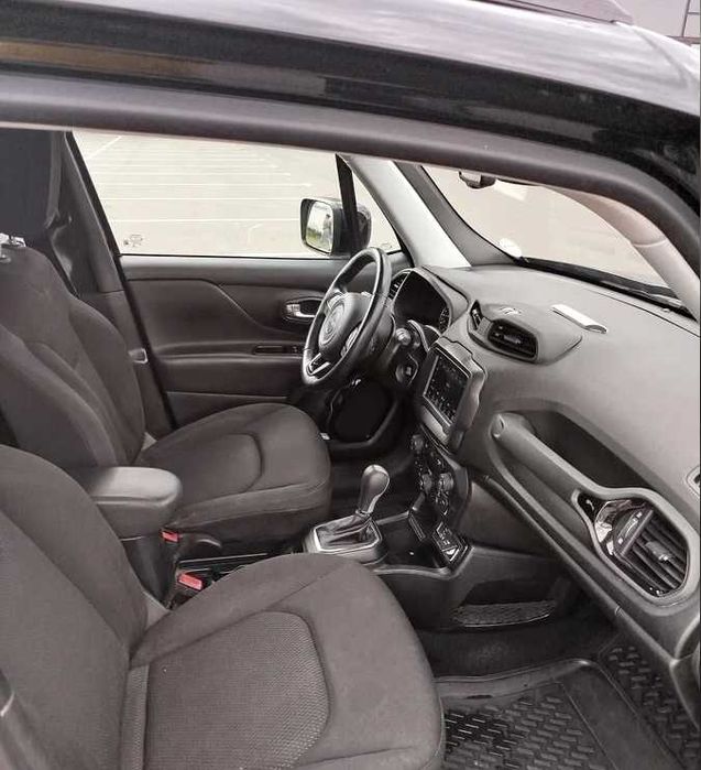 Jeep Renegade 2018 кросовер