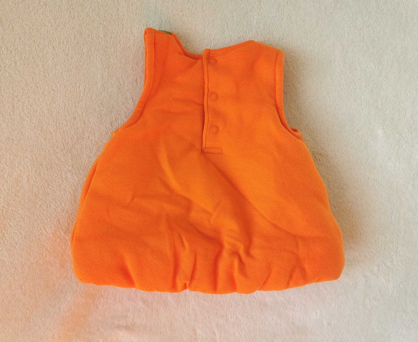 Dynia. Kapok, strój przebranie Halloween