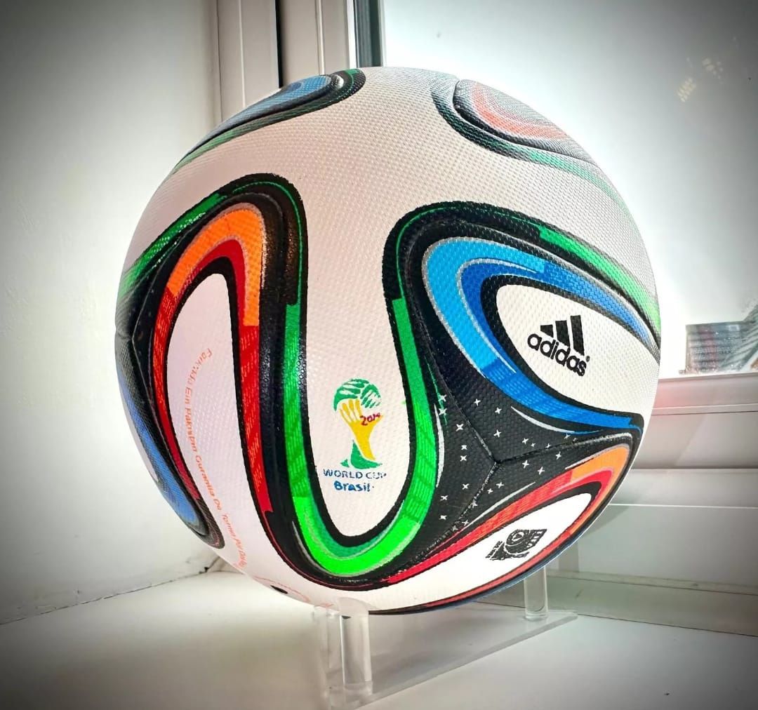 Piłka nożna Adidas brazuca 2014