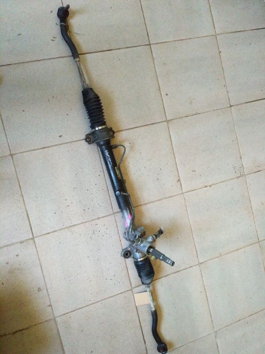 Рулевая рейка на Toyota Yaris , Corolla E 10 , E 110, Carina E, Rav-4