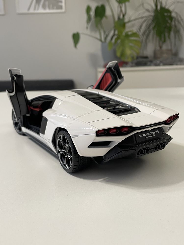 Model Lamborghini Countach LPI 800-4 1/18 Maisto j Bburago Solido 1:18