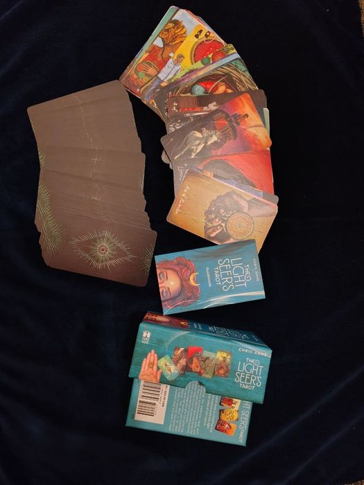 Карты таро "Светлого провидца" оригинал, автор  Chris -Anne, производс