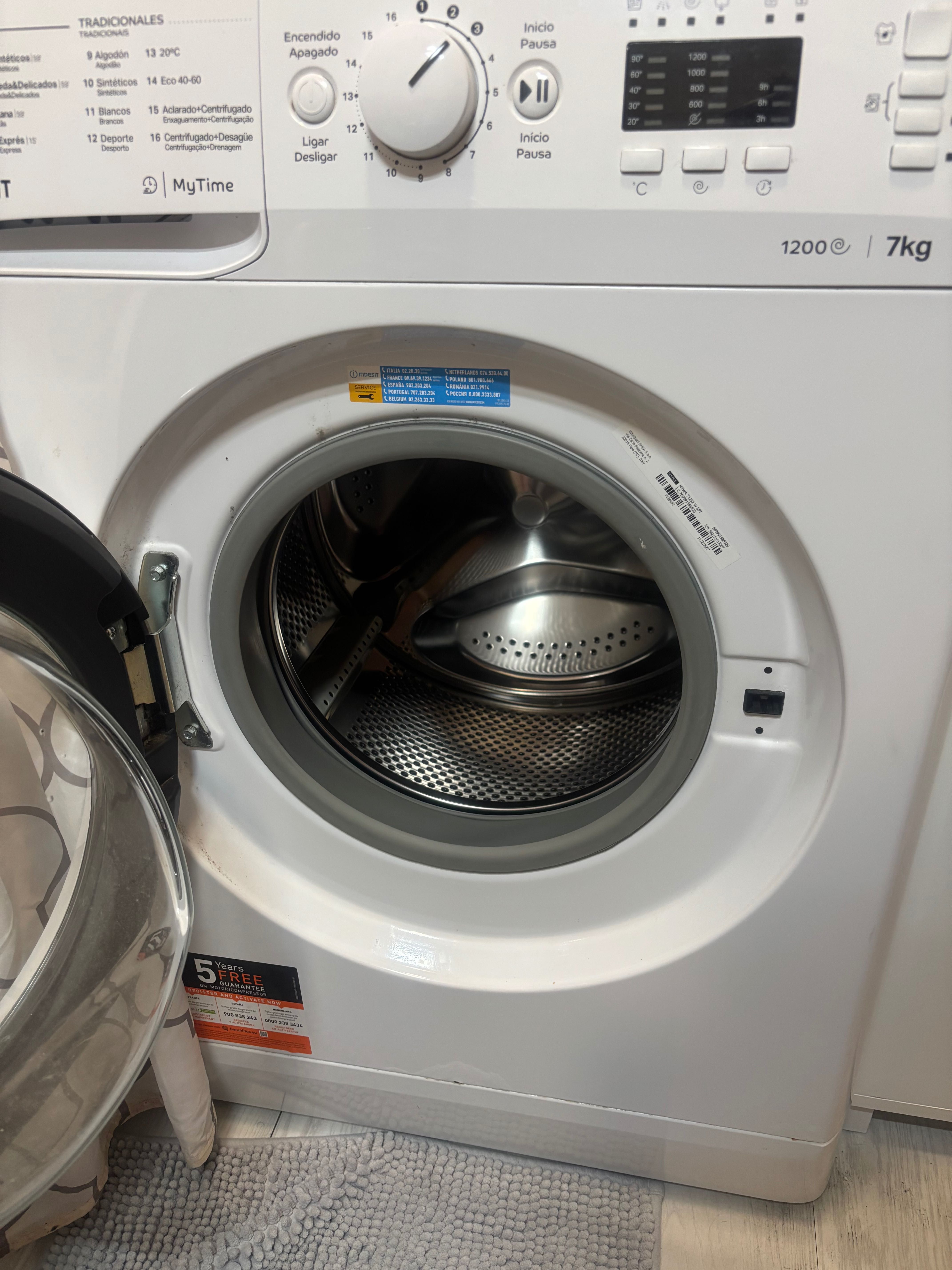 Máquina da Roupa Indesit