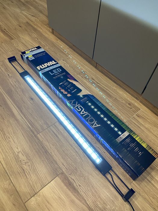Fluval AQUASKY 21W  /  75-105cm. BLUETOOTH