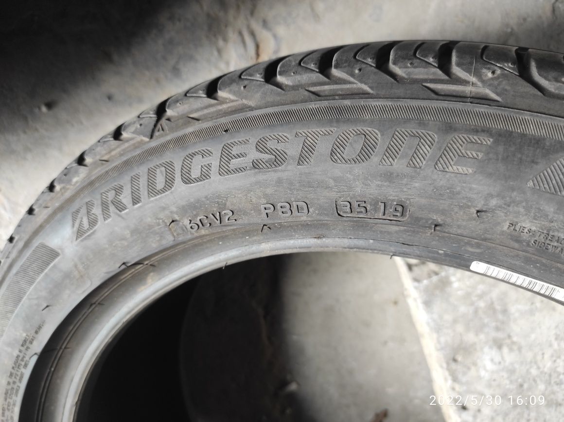 215.50.18 Bridgestone 4шт лето БУ склад шины резина из Европы R18