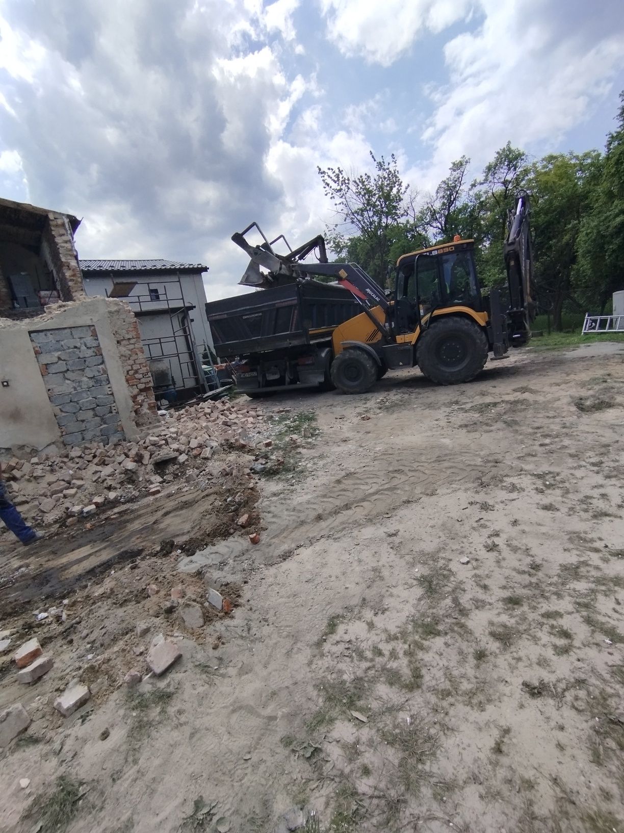 Rozbiórki wyburzenia montaż nadprozy utylizacja kucie wylewek