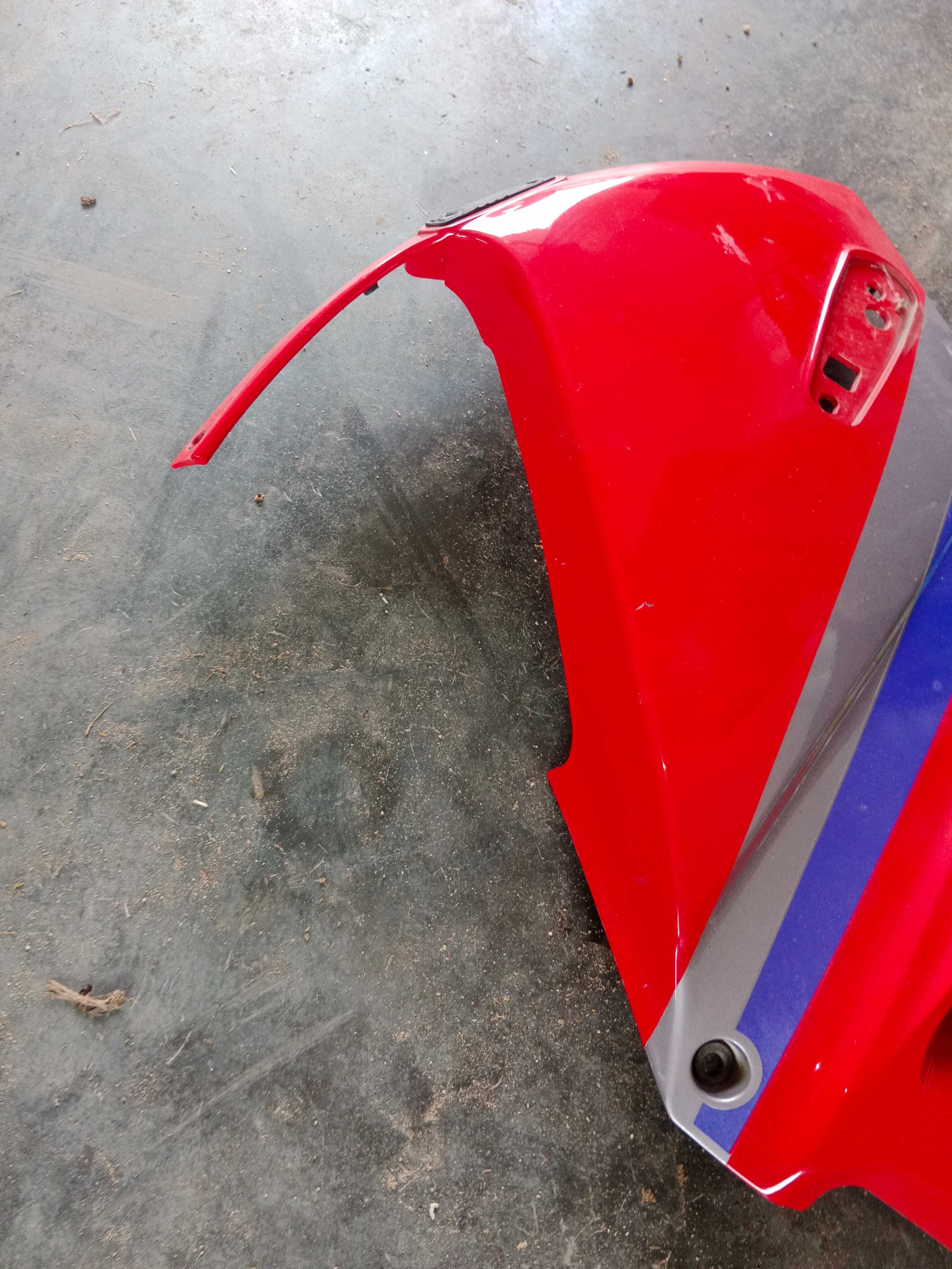 kawasaki gpx600 gpx 600 boczek czasza owiewka prawa przód przednia