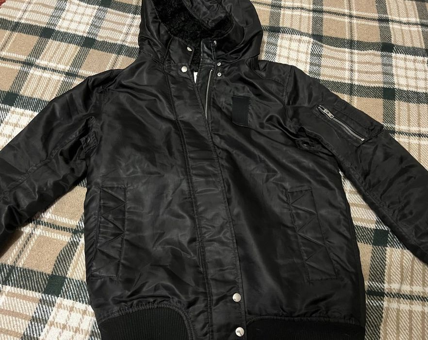 Довга куртка-бомбер з капюшоном