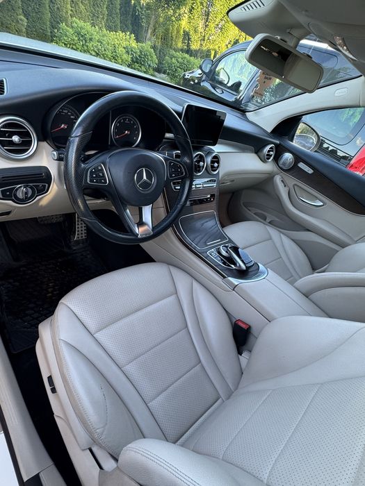 Mercedes GLC 250 AMG Faktura 23 vat ASO 211 KM