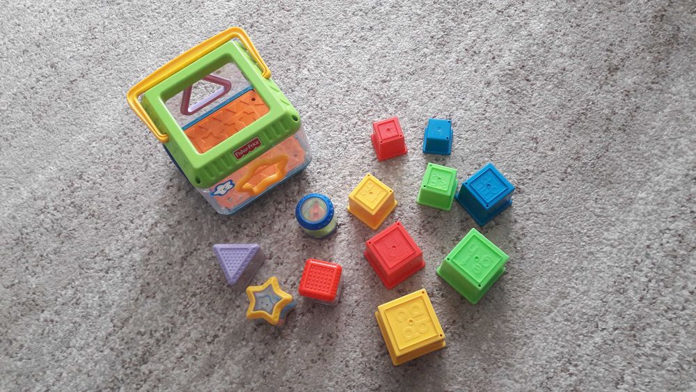 Grające wiaderko Fisher Price sorter + wieża z klocków
