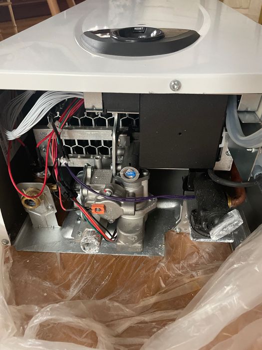 Gazowy przepływowy podgrzewacz wody  FAST EVO X Ariston 21kW