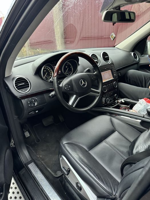 Продам Mercedes GL 2011 года