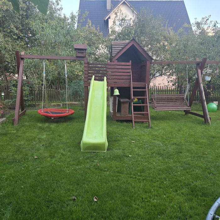 Plac zabaw plus trampolina gratis