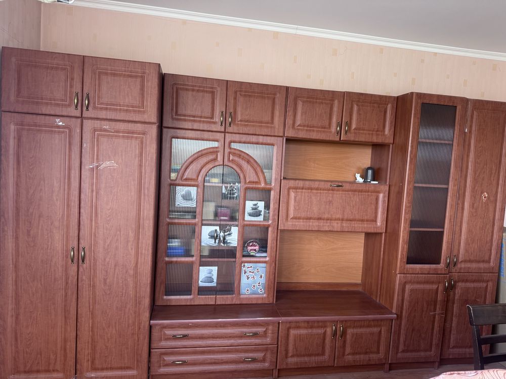Продаються меблі, шафи, горка