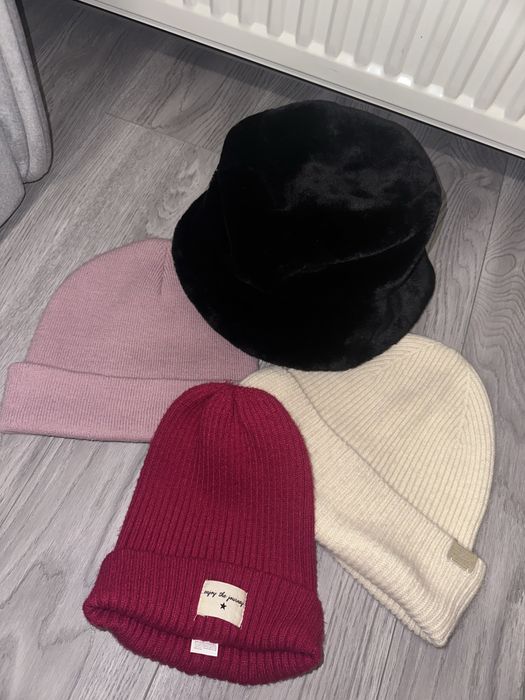 Шапки жіночі