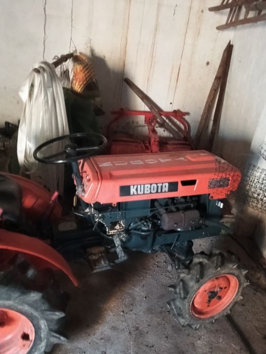 Trator Kubota 6000