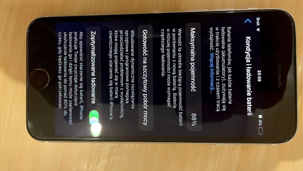 iPhone SE 2020 biały 64 Gb - stan ideał lecz bateria do wymiany