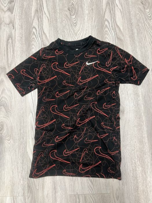 Футболка Nike з бірками