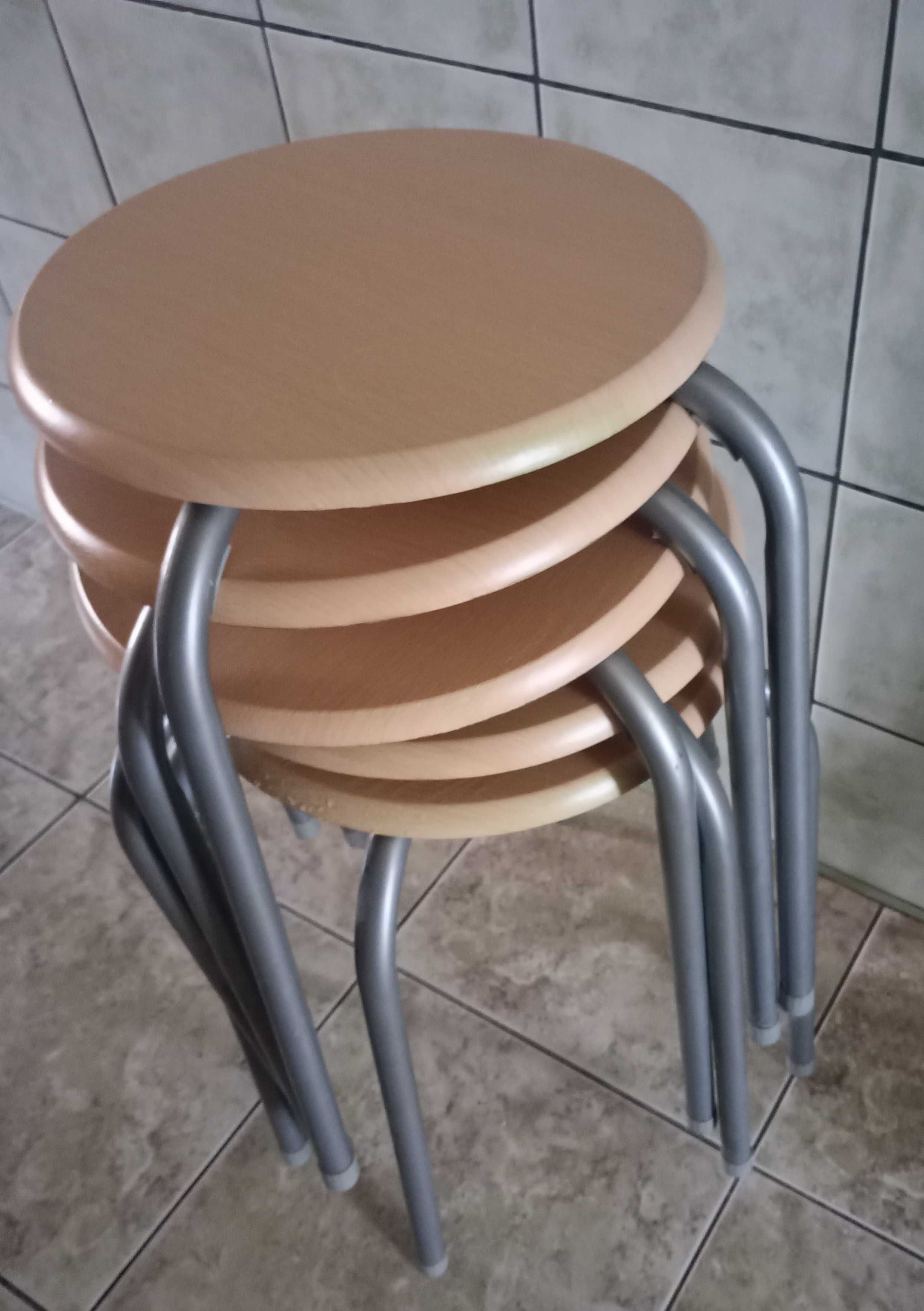 5 taboretów .metalowe nogi