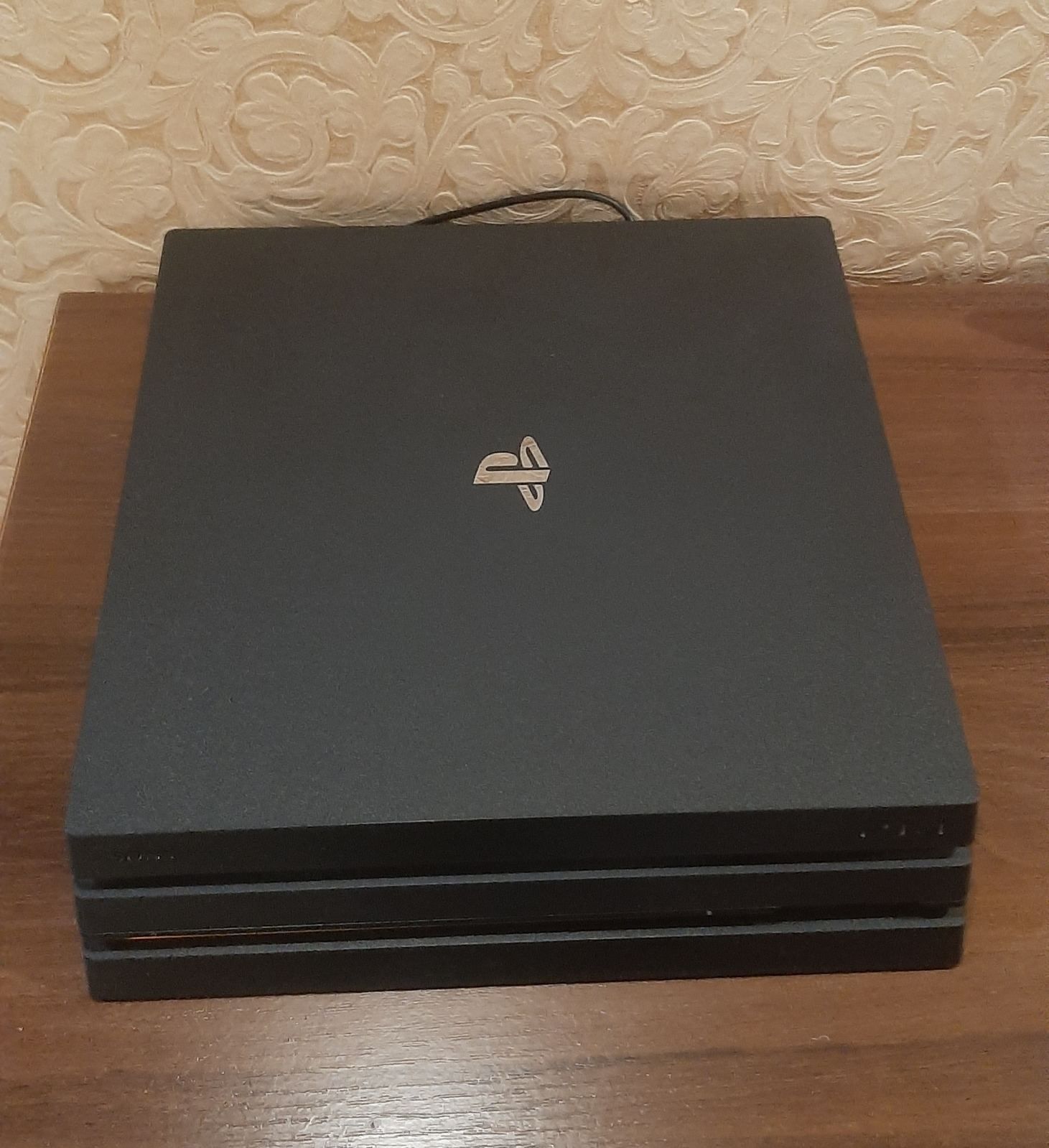 Игровая приставка Sony PS4 pro