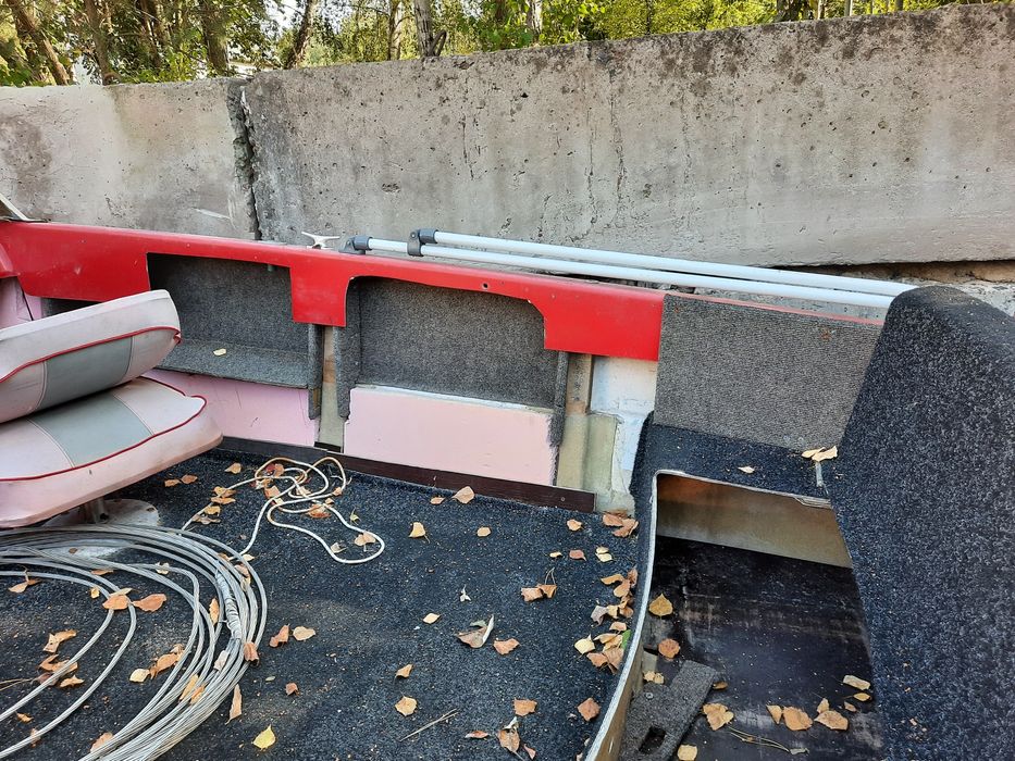 Лодка пластиковая