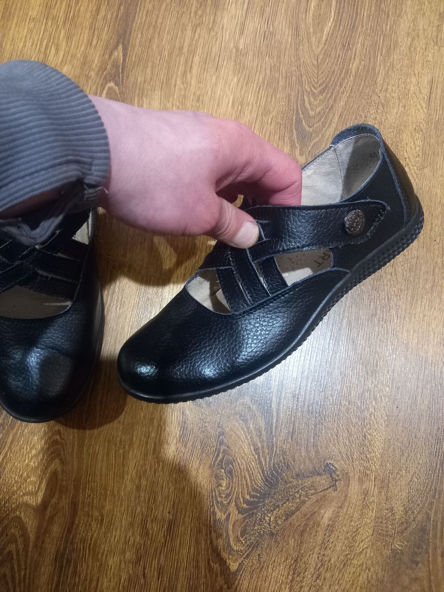 Продам жіночі мокасини бренду Amart.