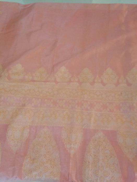 Roupa indiana de cetim