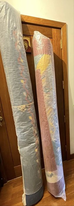 Carpetes grandes em bom estado