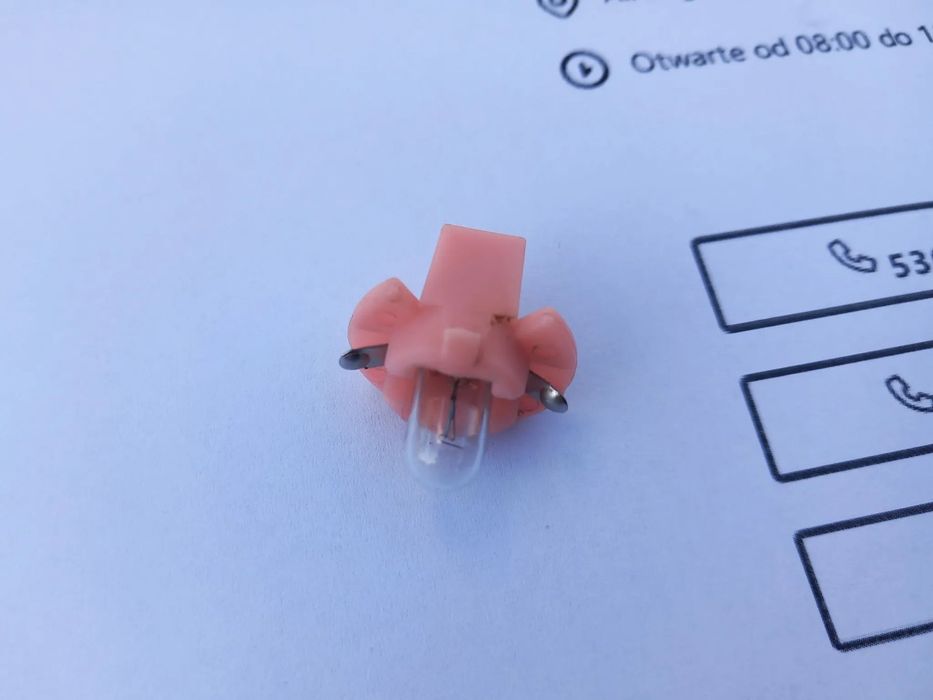 Żarówka oświetlenia tablicy rozdzielczej z oprawką Ford 7358627