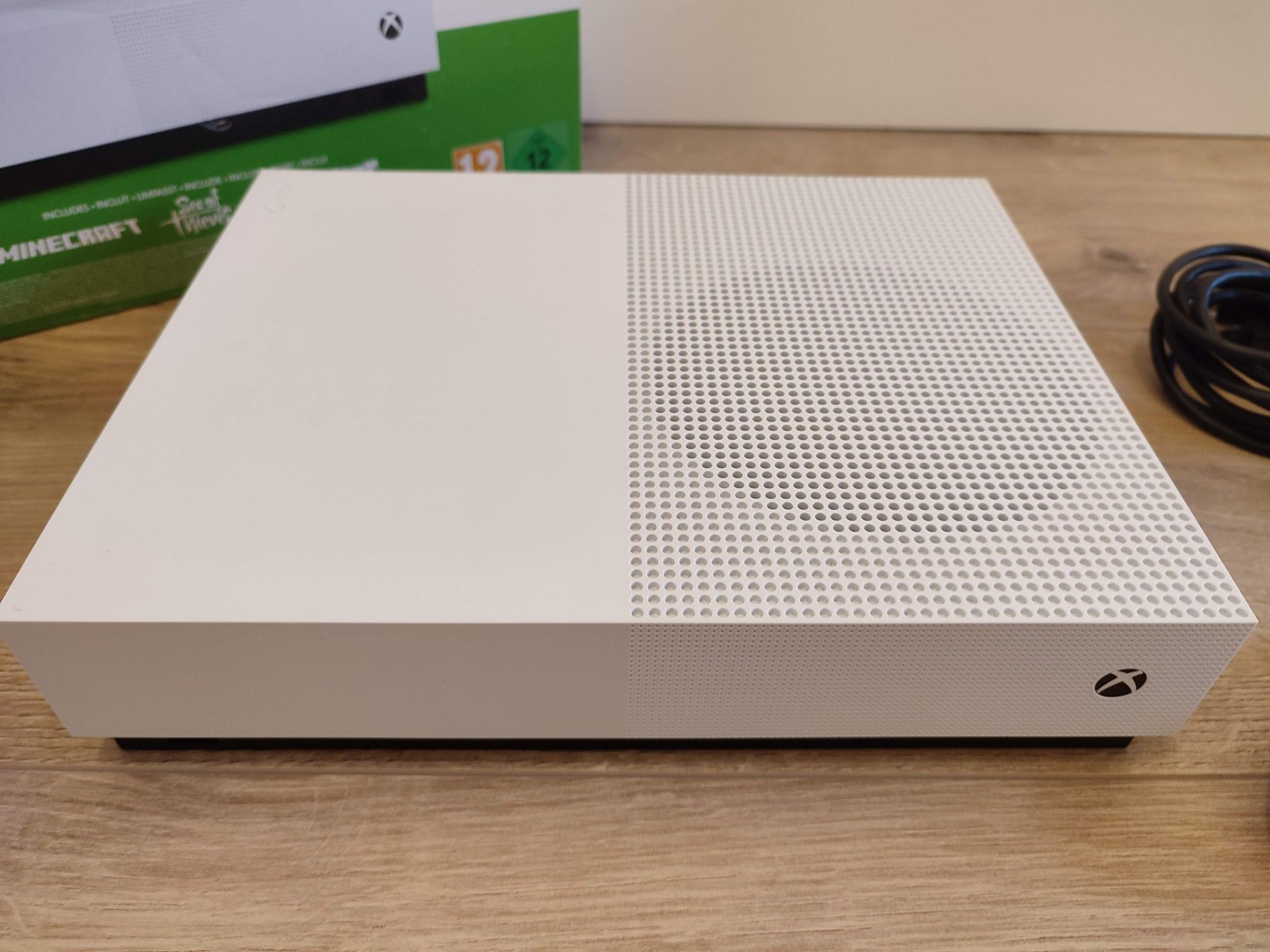 Konsola do gier Xbox one S 4K  1 TB  jak nowy