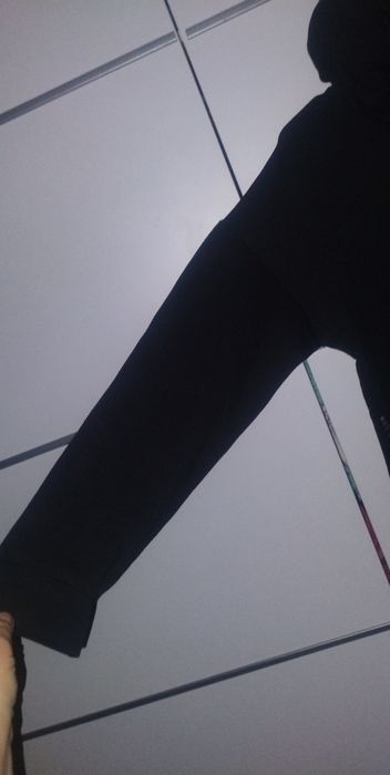 La..mu rozmiar 2 czarna bluza z kapturem 
Czarna zadbana bluza z kaptu