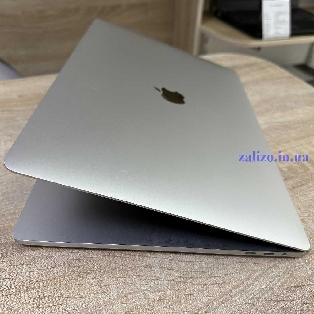 ноутбук Apple MacBook Pro 15 2018 i7/16GB/256GB/Radeon 4GB A1990