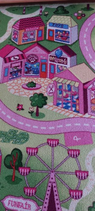 Dywan, wykładzina miasteczko wymiary 4,5 na 1,5 m.