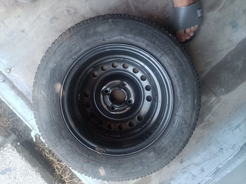 Продам железный диск r13 с резиной.