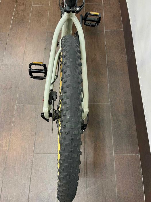 Bicicleta SWIFT GROM 24 - Como Nova!