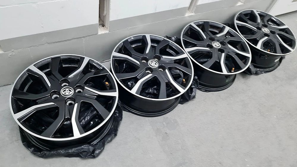 Alufelgi 4 szt. TOYOTA 17&quot; 7&quot; 4x100 opony Michelin Alpin5 komplet GRATIS!