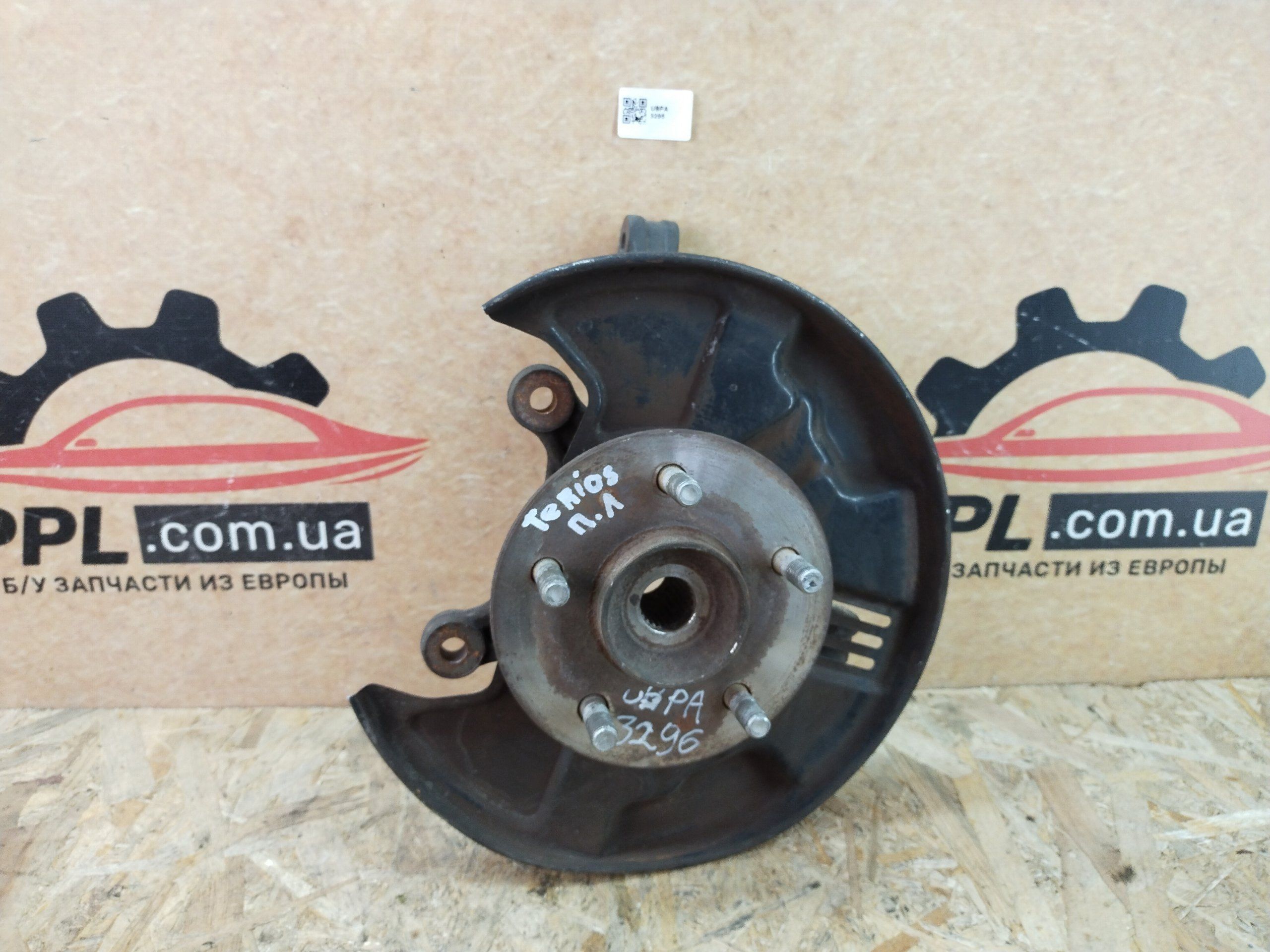 Daihatsu Terios II 06-16 цапфа поворотный кулак передний правый 4x4