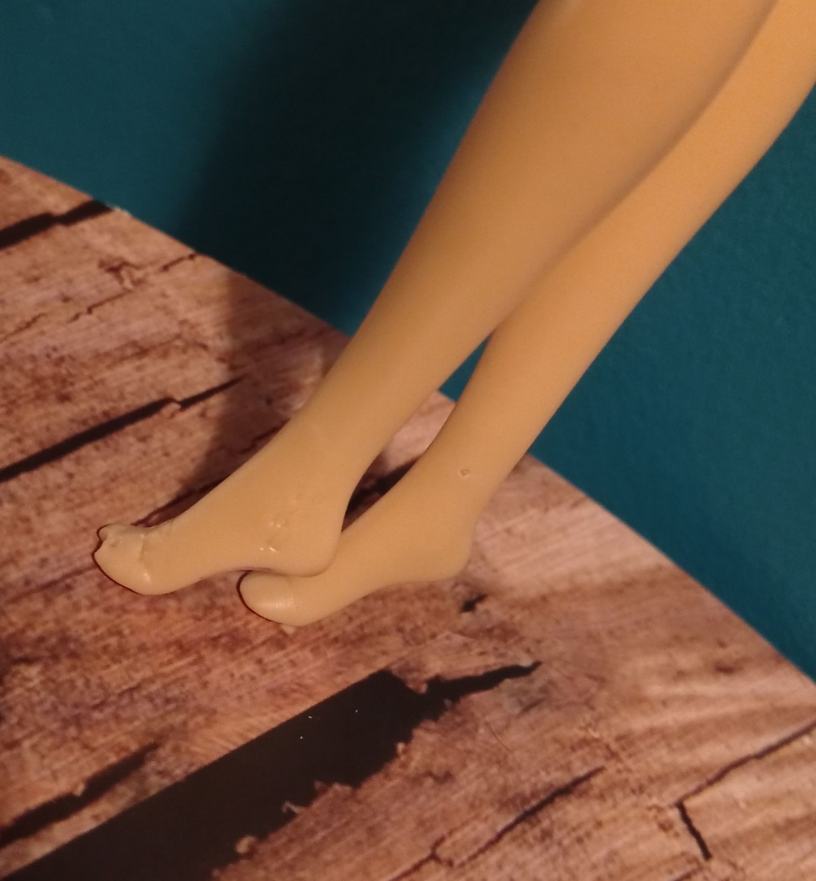 Mattel Barbie w dyskotekowej sukience, długie blond włosy, 1999 r.