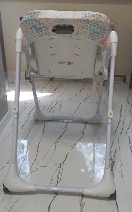 Дитячий столик для годування