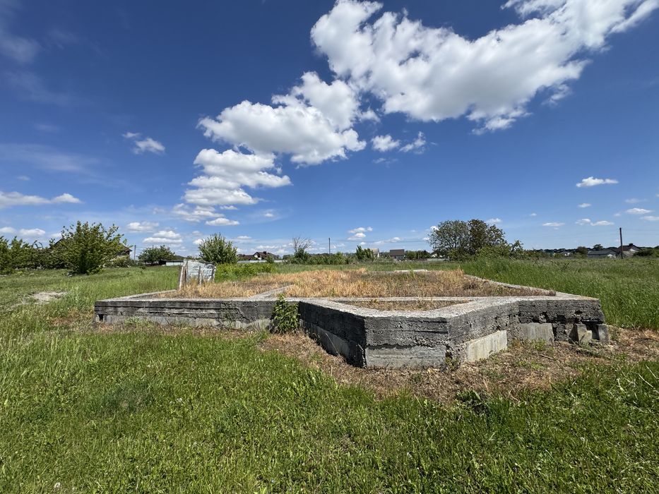 Продаж земельної ділянки з фундаментом с. Бохоники