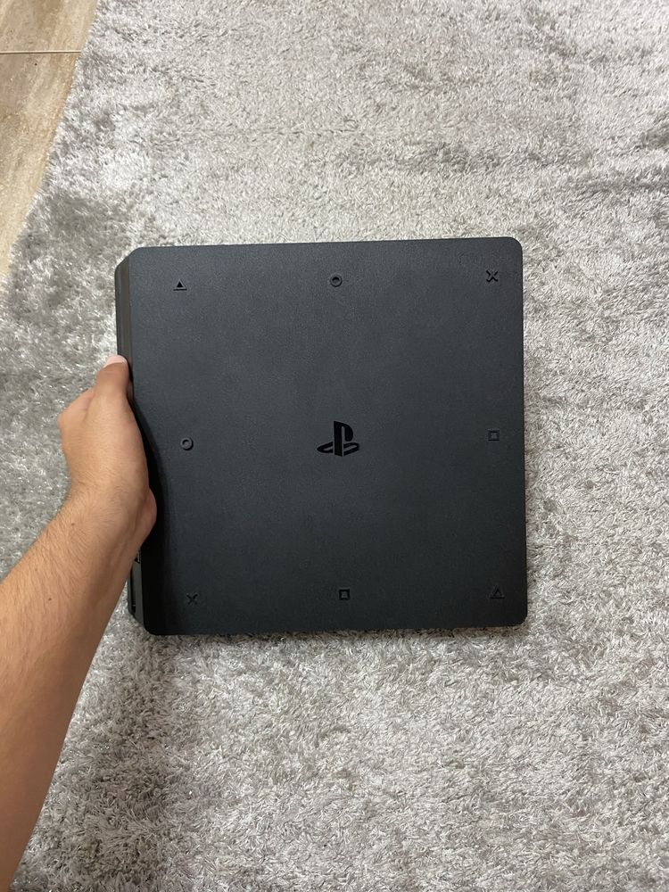 playsation 4 com 3 jogos e dois comandos