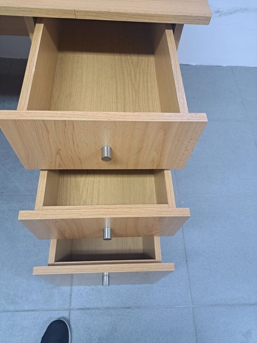 Secretaria Melamina de carvalho muito forte