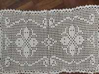 Naperon bege em renda de crochet 0,50m x 0,30m