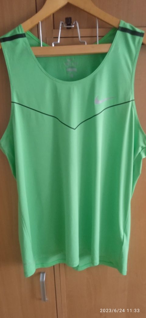 T - shirt  Nike L