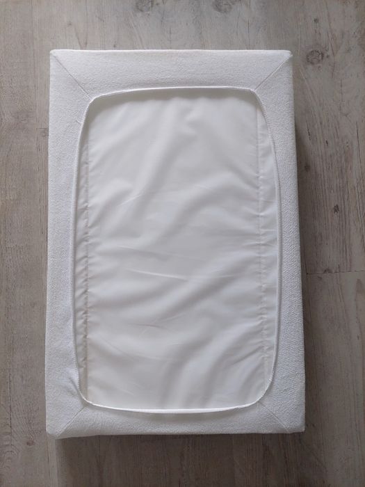 Trocador Vädra + 3 capas muda-fraldas